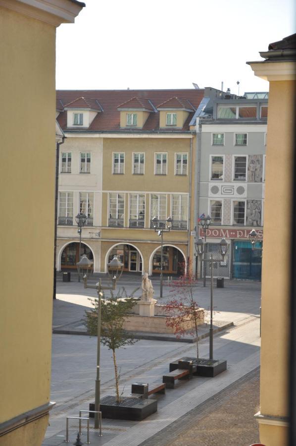 Apartament Przy Rynku Gliwice Bagian luar foto